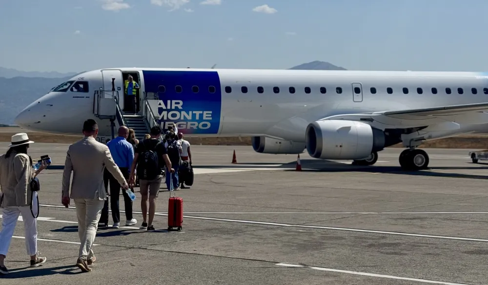 Avion nije stigao zbog papirologije