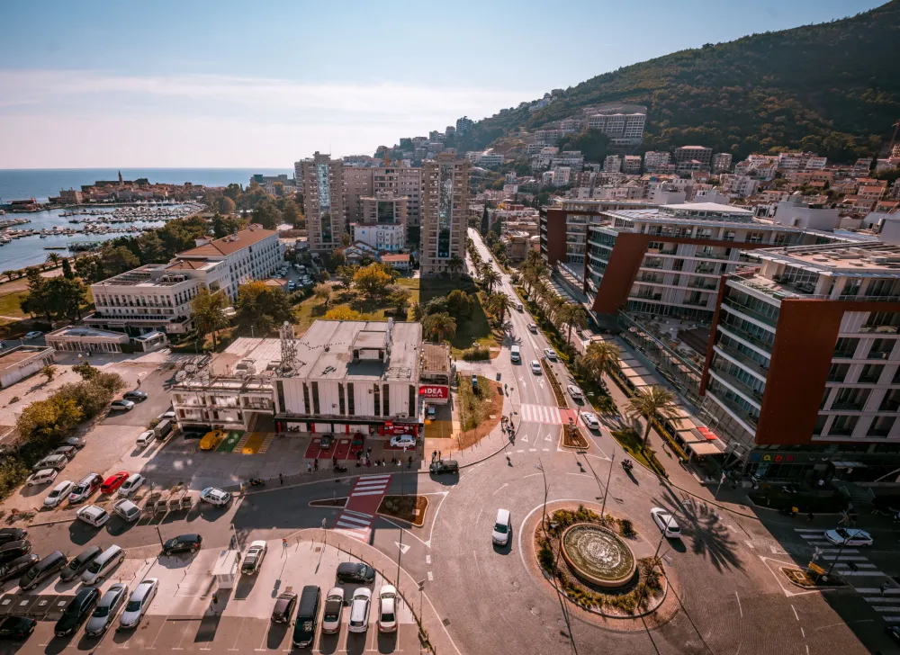 Turistima na usluzi 17 info centara u Budvi!