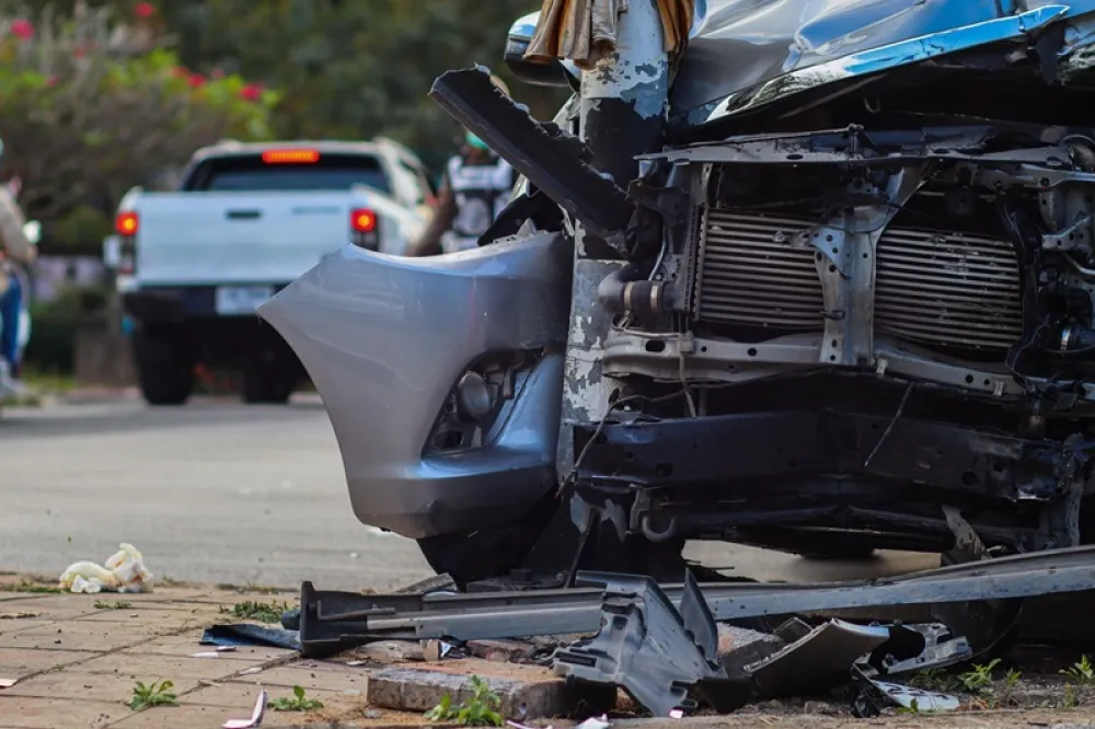 Kamion se prevrnuo u Podgorici, o&scaron;tećeno pet automobila