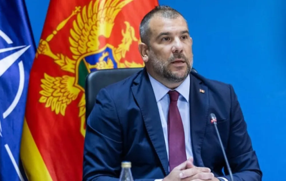 Krapović: Uvjeren sam da će Vlada stav, da je &scaron;kolski brod "Jadran" vlasni&scaron;tvo Crne Gore, braniti dosljedno i odlučno