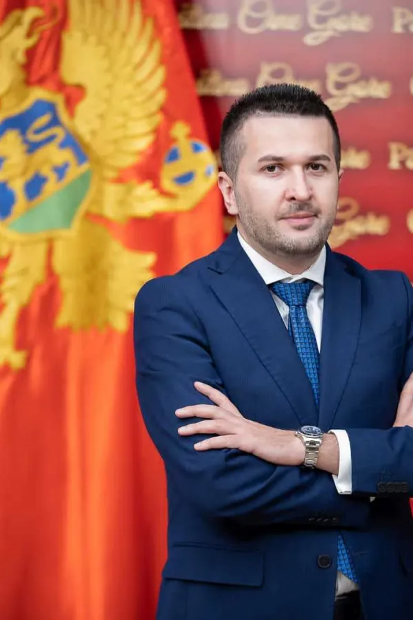 Pejović: Sinhronizovani napadi &ETH;ukanovića i Vučića dokazuju njihovu neraskidivu vezu