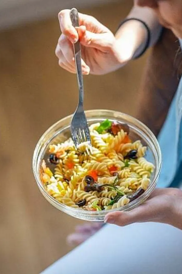 Nutricionistkinje otkrile kada je najbolje jesti ako želite smr&scaron;ati