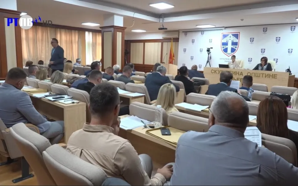 Devetnaest odbornika SO Pljevlja podnijelo incijativu o "otpriznavanju" Kosova, bez potpisa PES-a