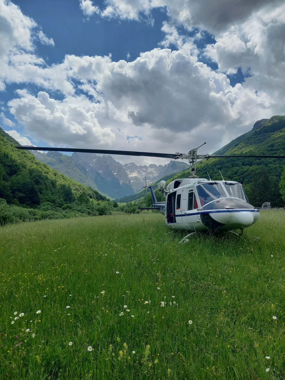 Pilot Boris Bo&scaron;ković izveo majstorski manevar iznad planinskih grebena