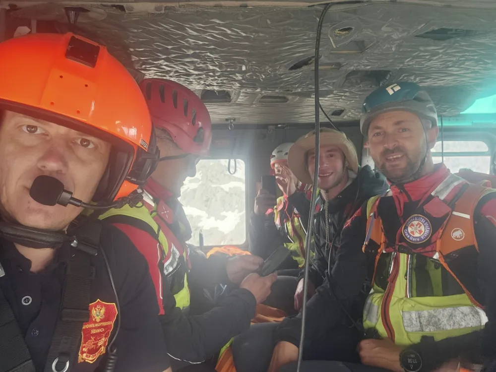 Pilot Boris Bo&scaron;ković izveo majstorski manevar iznad planinskih grebena