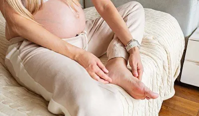 Može li se spriječiti oticanje stopala u trudnoći i &scaron;ta zapravo pomaže