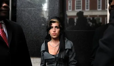 Rolling Stones o Ejmi Vajnhaus: Svi su znali da u fla&scaron;ici za vodu nosi votku..