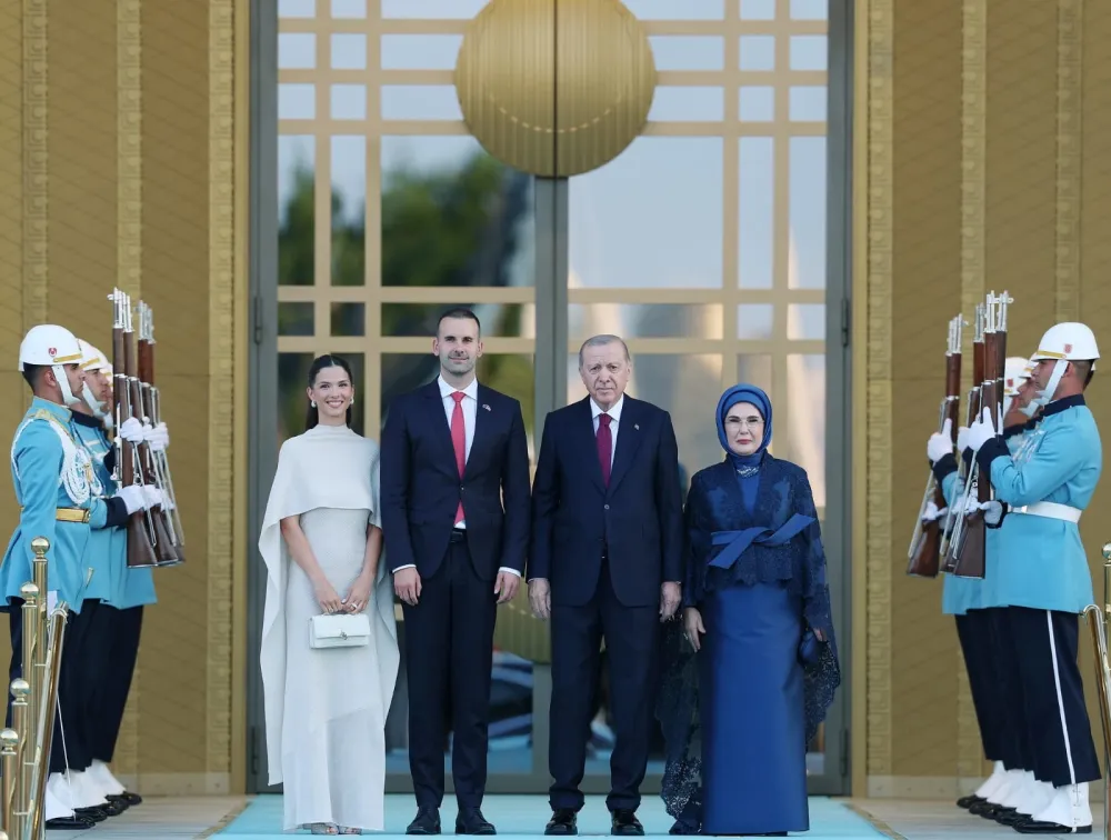 (FOTO) Počinje NATO Samit - premijer sa suprugom prisustvovao prijemu kod Erdogana
