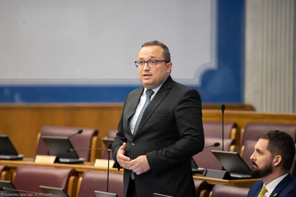 Ćeman: Inicirao sam zakazivanje tematske sjednice o neustavnoj dodjeli stanova javnim funkcionerima i službenicima