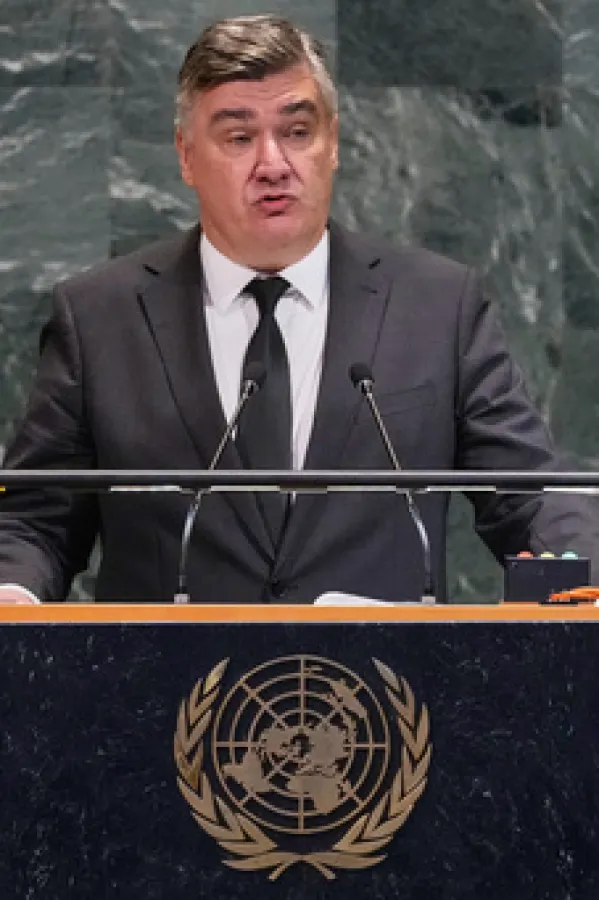 Milanović: Nadam se da Srbija neće nabaviti nosač aviona na točkovima, jer nemaju more