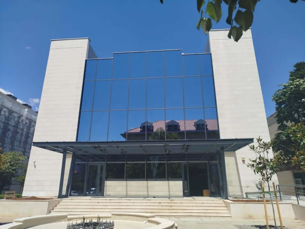Vrpcu na zgradi Gradskog pozori&scaron;ta&nbsp;presijecaju 13. jula: Na otvaranju umjetnički program, umjesto predstave