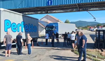 Nekada&scaron;nji radnici nik&scaron;ićkog "Autoprevoznog"  dvije decenije bez povezanog staža