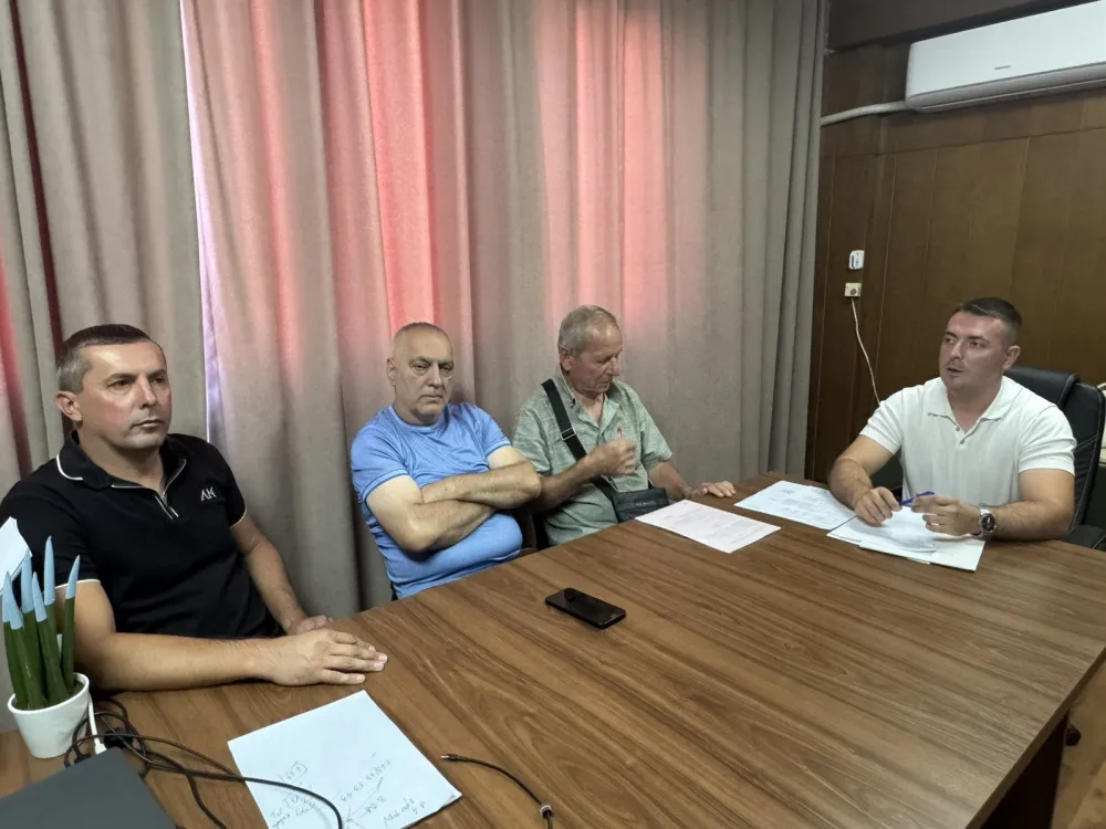 Nekada&scaron;nji radnici nik&scaron;ićkog "Autoprevoznog"  dvije decenije bez povezanog staža