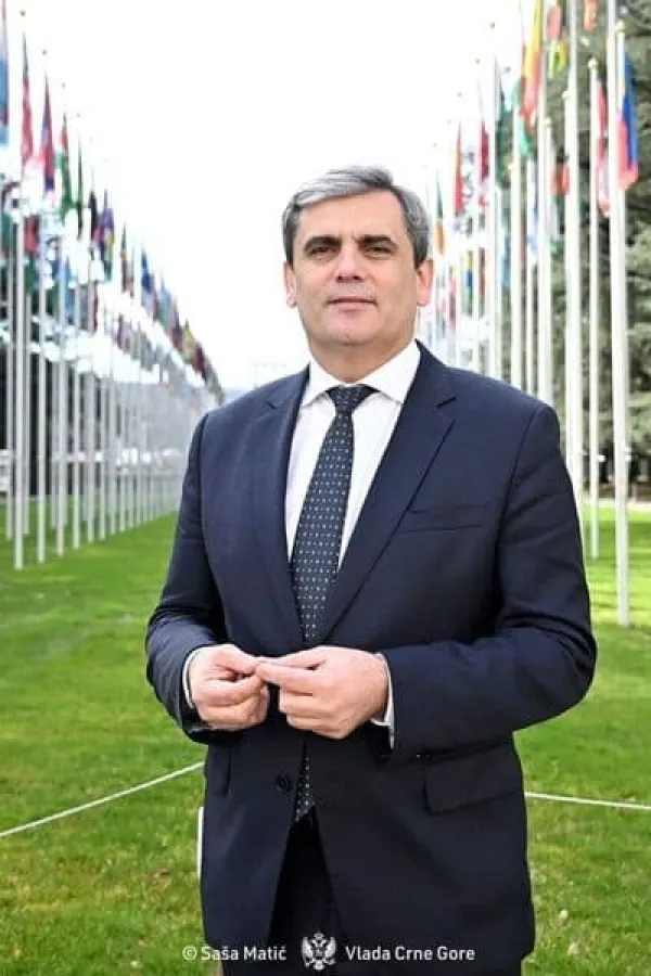 Ibrahimović predvodi Vladinu delegaciju u Srebrenici