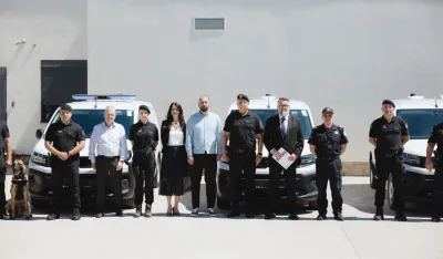 OEBS policiji donirao četiri specijalna vozila za K9 jedinice