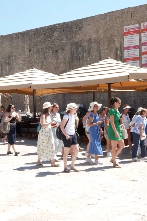 U Budvi boravi oko 36.000 turista, hotelijeri i ugostitelji bilježe rast posjećenosti
