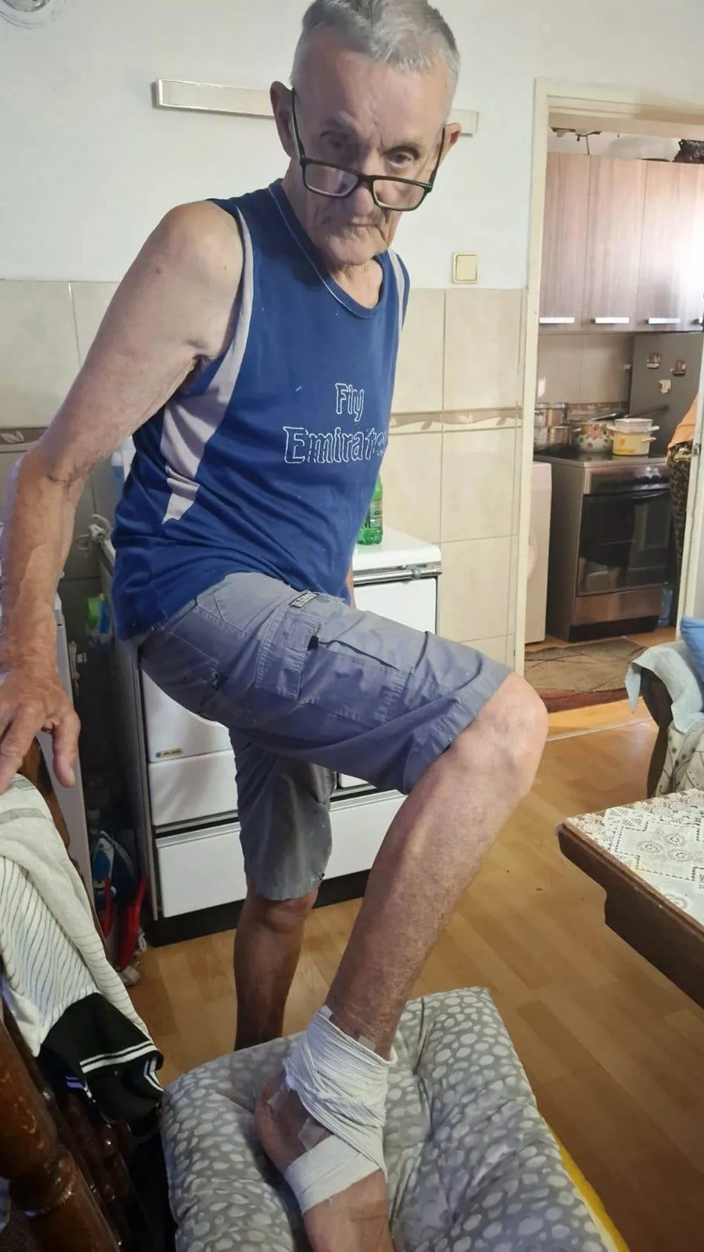 Penzionera dok je vozio bicikl ugrizao pas lutalica