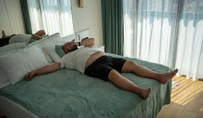 Manjak sna od oko 80 minuta noću povezan s postepenim povećanjem tjelesne težine