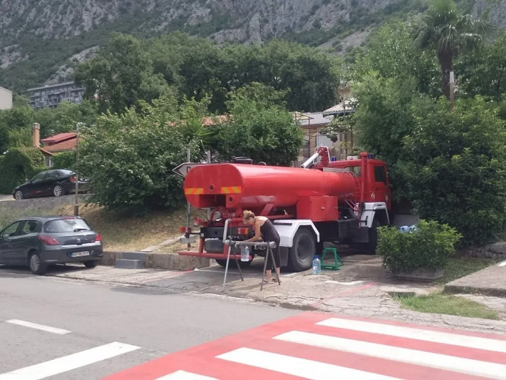 Zbog krize&nbsp; vodosnabdijevanja u Kotoru:&nbsp;Vanredne mjere zbog zaslanjenih izvori&scaron;ta