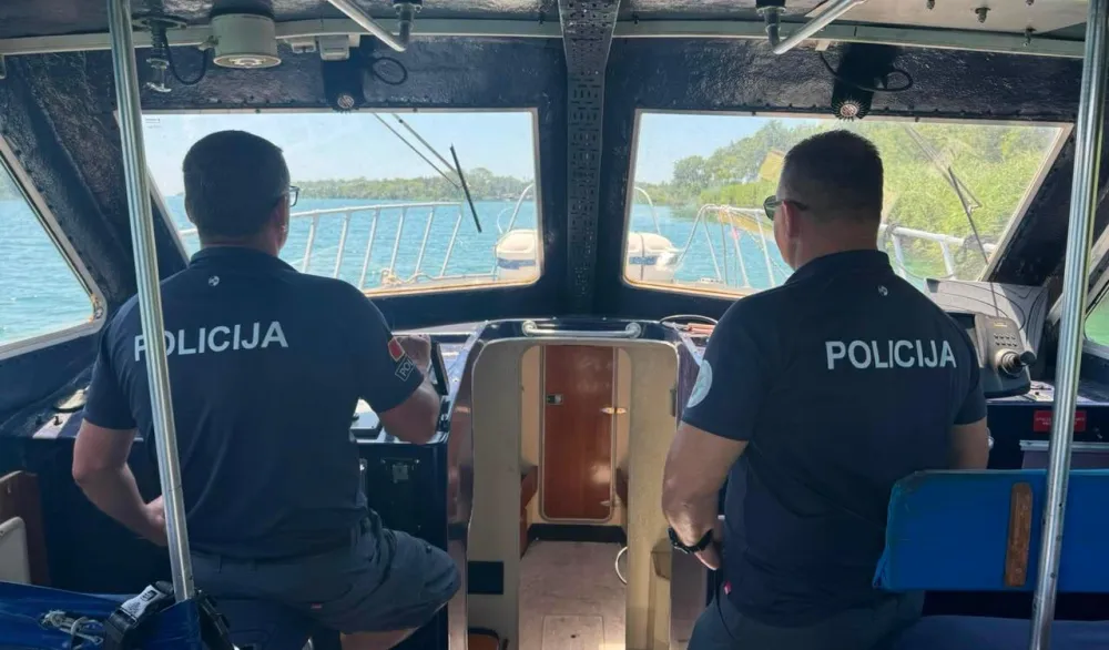 Kontrole na moru: Četiri lica zatečena u prekr&scaron;aju na Velikoj plaži i Bojani, nepravilnosti utvrđene i u Budvi