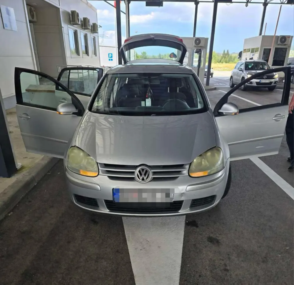 Granična policija oduzela dva vozila sa Interpolovih potjernica