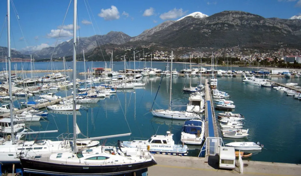 marina bar