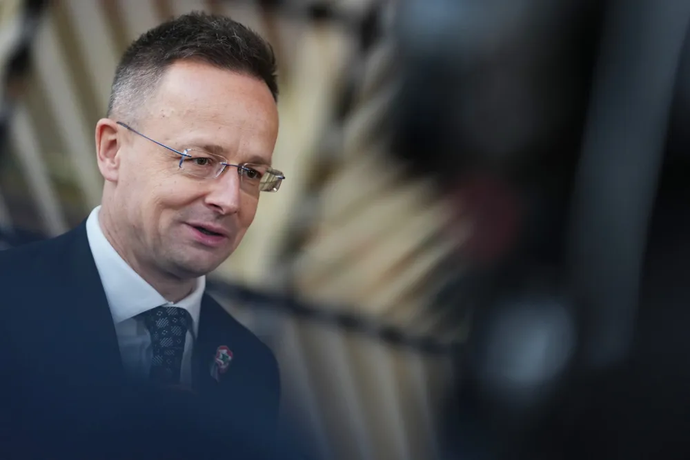 Peter Sijarto napu&scaron;ta politiku, prihvatio posao u kineskom BYD-u