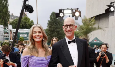 Udala se jedna od najljep&scaron;ih manekenki `80: Paulina Porizkova supruga upoznala preko dejting aplikacije