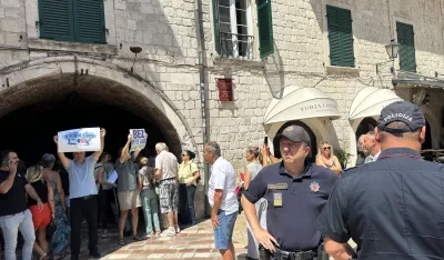Stanovnici Risna i Kotora traže pravo na zdrav život: Kanalizacija u moru, more u slavinama, prašina u vazduhu