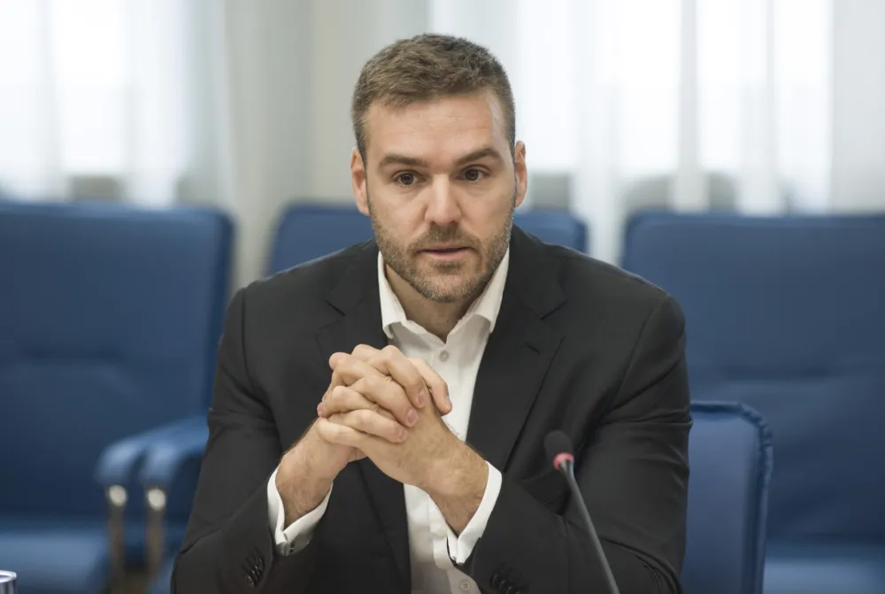 Rakočević: Vlada da hitno smanji akcize na gorivo