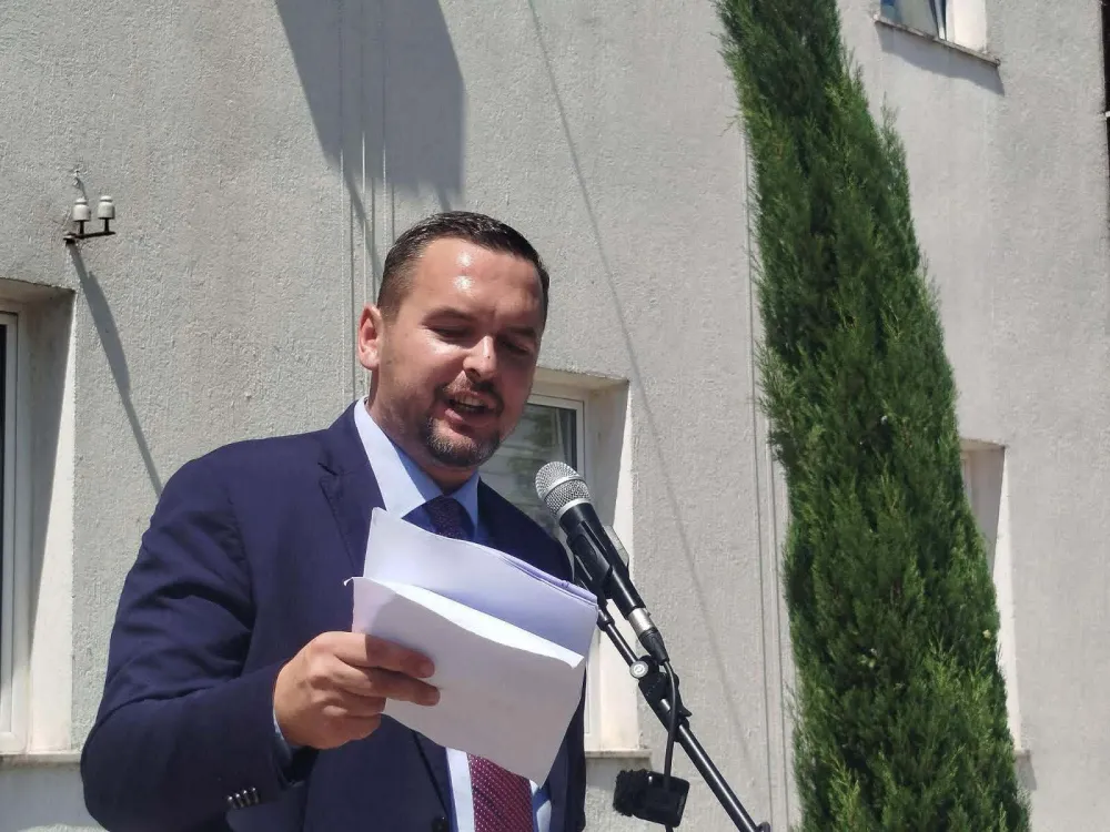 Predsjednik Albanske renesanse&nbsp;pisao MJU:&nbsp;Objelodaniti papire o razgraničenju