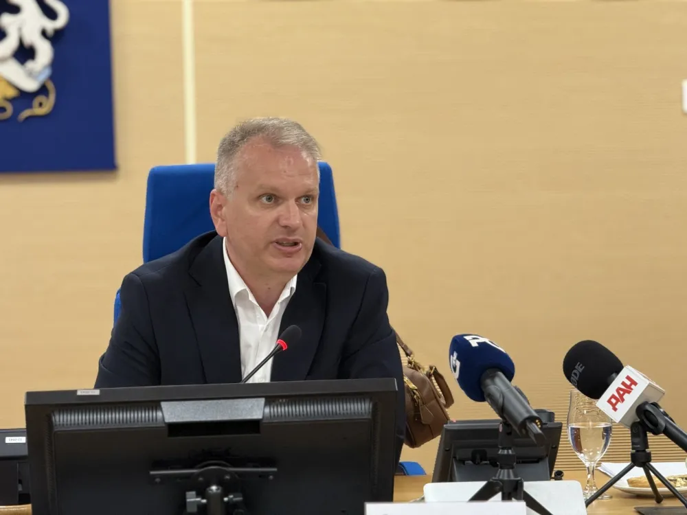 Za 22. i 23. jul zakazao konsultacije uprave grada sa građanima: Perić traži obja&scaron;njenja skup&scaron;tinskih odluka