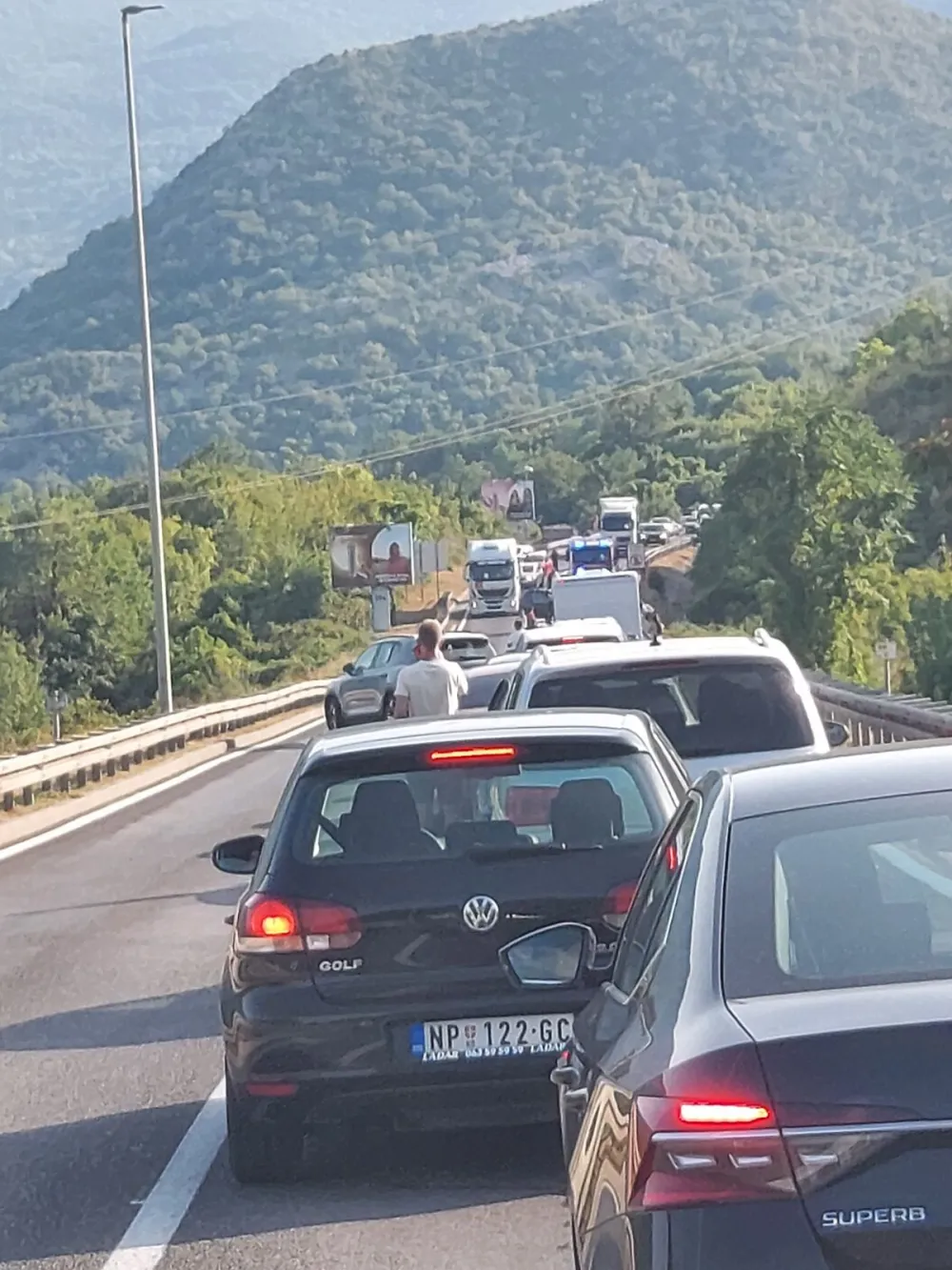 Saobraćajna nezgoda u blizini Sozine, dvije osobe povrijeđene