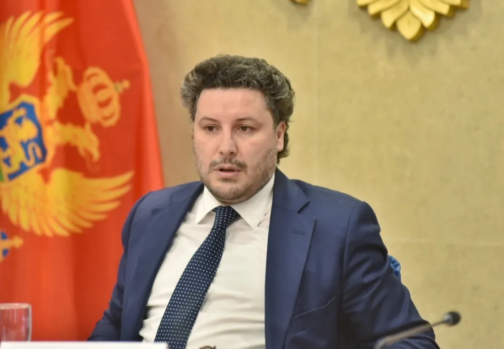 Abazović: Umjesto da pomogne građanima, vlast samo razmi&scaron;lja kako da poveća broj fotelja