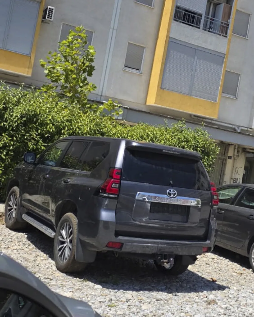 Policija prona&scaron;la u Podgorici &bdquo;Land Cruiser&ldquo; koji je prije četiri dana ukraden u Ulcinju