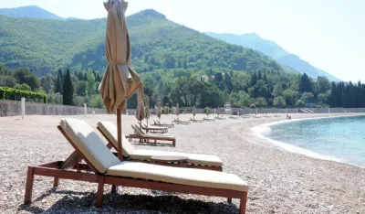 Plažni mobilijar besplatan nakon 17 sati za građane Crne Gore