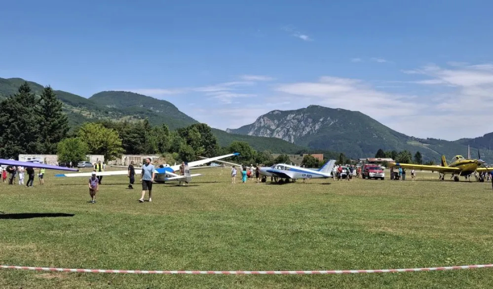 Na aerodromu održana aviomanifestacija &bdquo;Fly in Berane&rdquo;:&nbsp;Promocija vazduhoplovstva