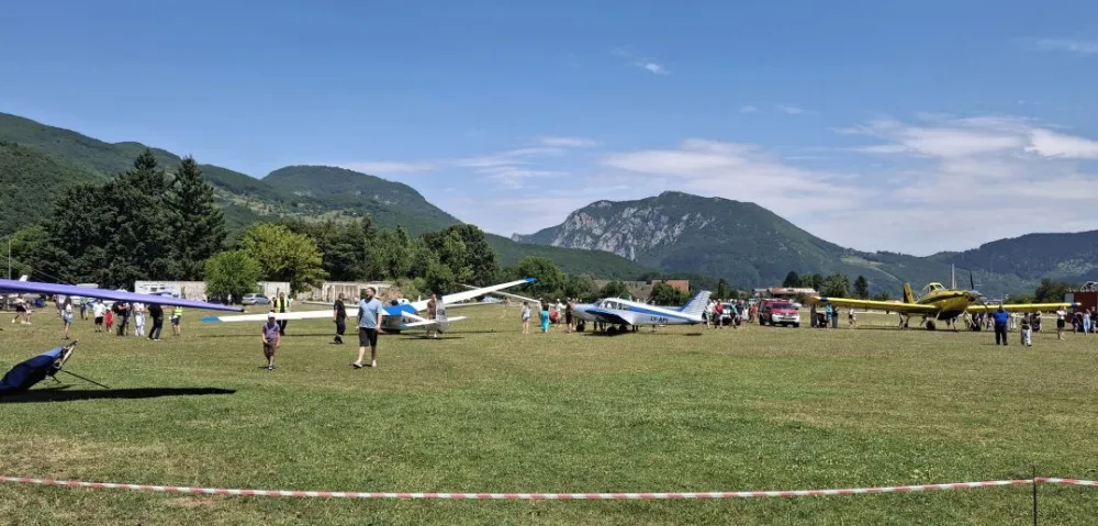 Na aerodromu održana aviomanifestacija &bdquo;Fly in Berane&rdquo;:&nbsp;Promocija vazduhoplovstva