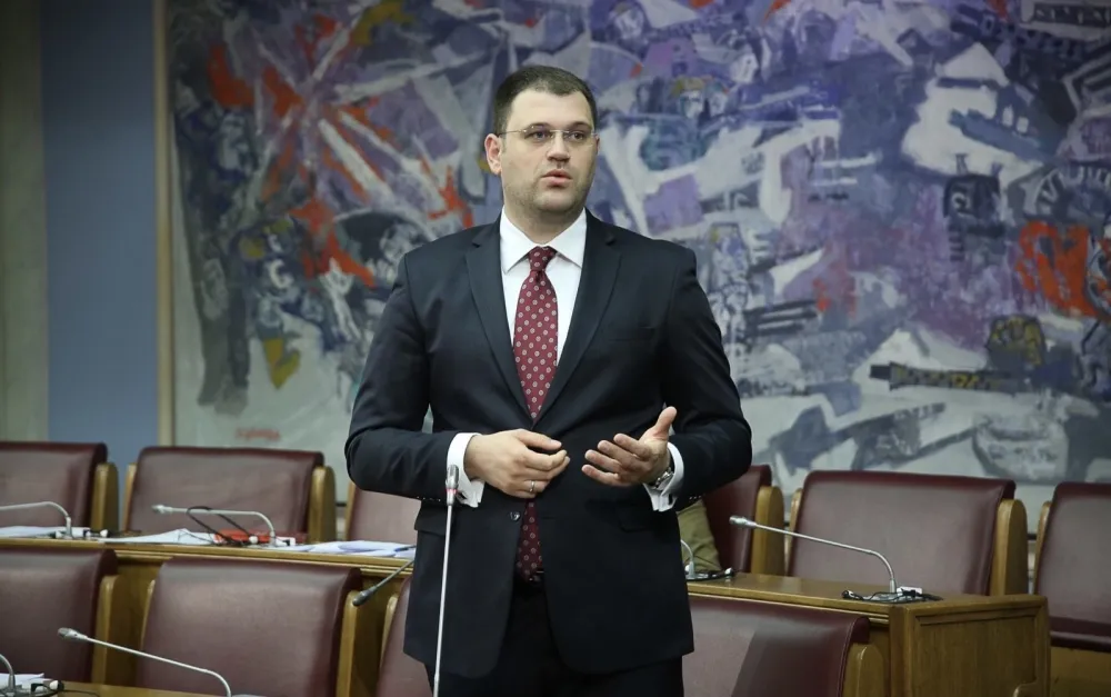 Anđu&scaron;ić: Da Vlada hoće, cijene goriva bi od sjutra mogle biti značajno niže