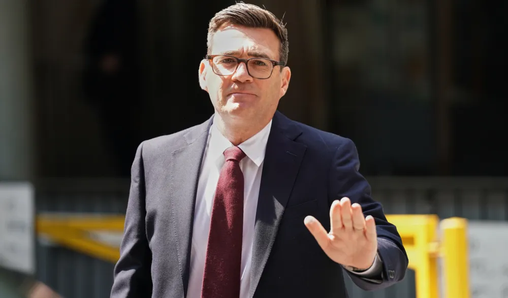 Barnam zvanično prihvatio poziv da postane novi britanski premijer