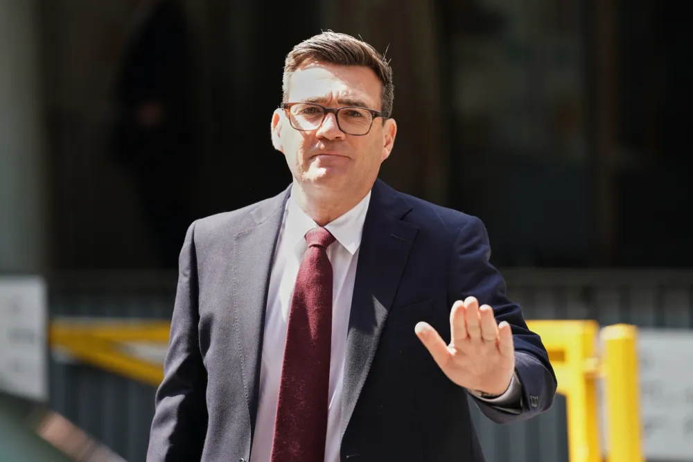 Barnam zvanično prihvatio poziv da postane novi britanski premijer