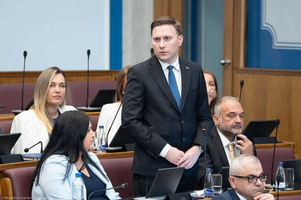 &Scaron;imun: Radimo sve da zadržimo ljekare i decentralizujemo sistem