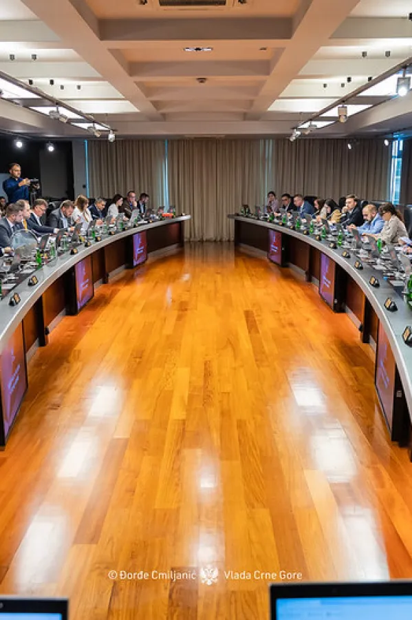 Rekonstrukcija vjerovatno sjutra, Zečević i Vučurović i zvanično