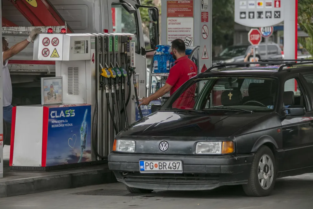 Vlada povukla ručnu na pumpama