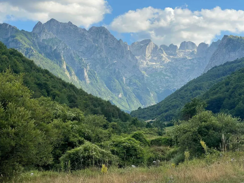 Rekordna posjeta Gusinju, a put do Grebaja u katastrofalnom stanju