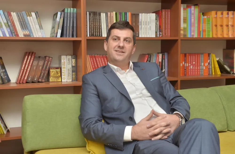 Muratović o grafitu u Bijelom Polju: Politički primitivizam na &scaron;tetu multivjerskog i multinacionalnog karaktera