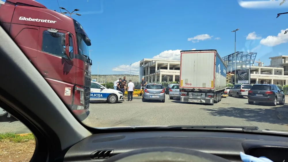sudar kamiona i automobila