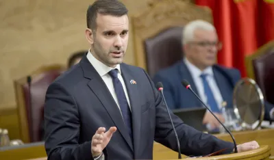 Premijerski sat i poslanička pitanja u subotu