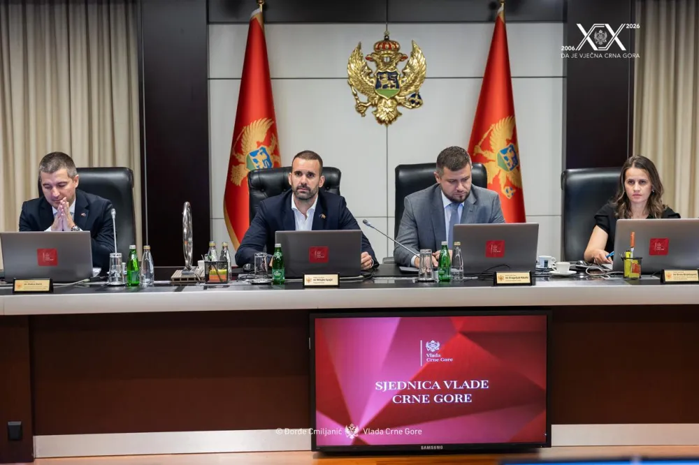 Rekonstrukcija vlade jo&scaron; uvijek na čekanju: Pritisak Brisela na Spajića ili politička partija &scaron;aha?