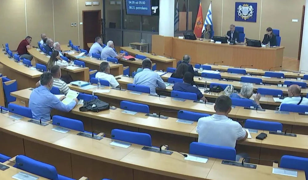 Zavr&scaron;ene dvodnevne konsultacije u Skup&scaron;tini Glavnog grada: Rasprave i pitanja bez odgovora